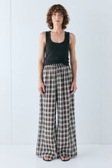Raya Pants Check