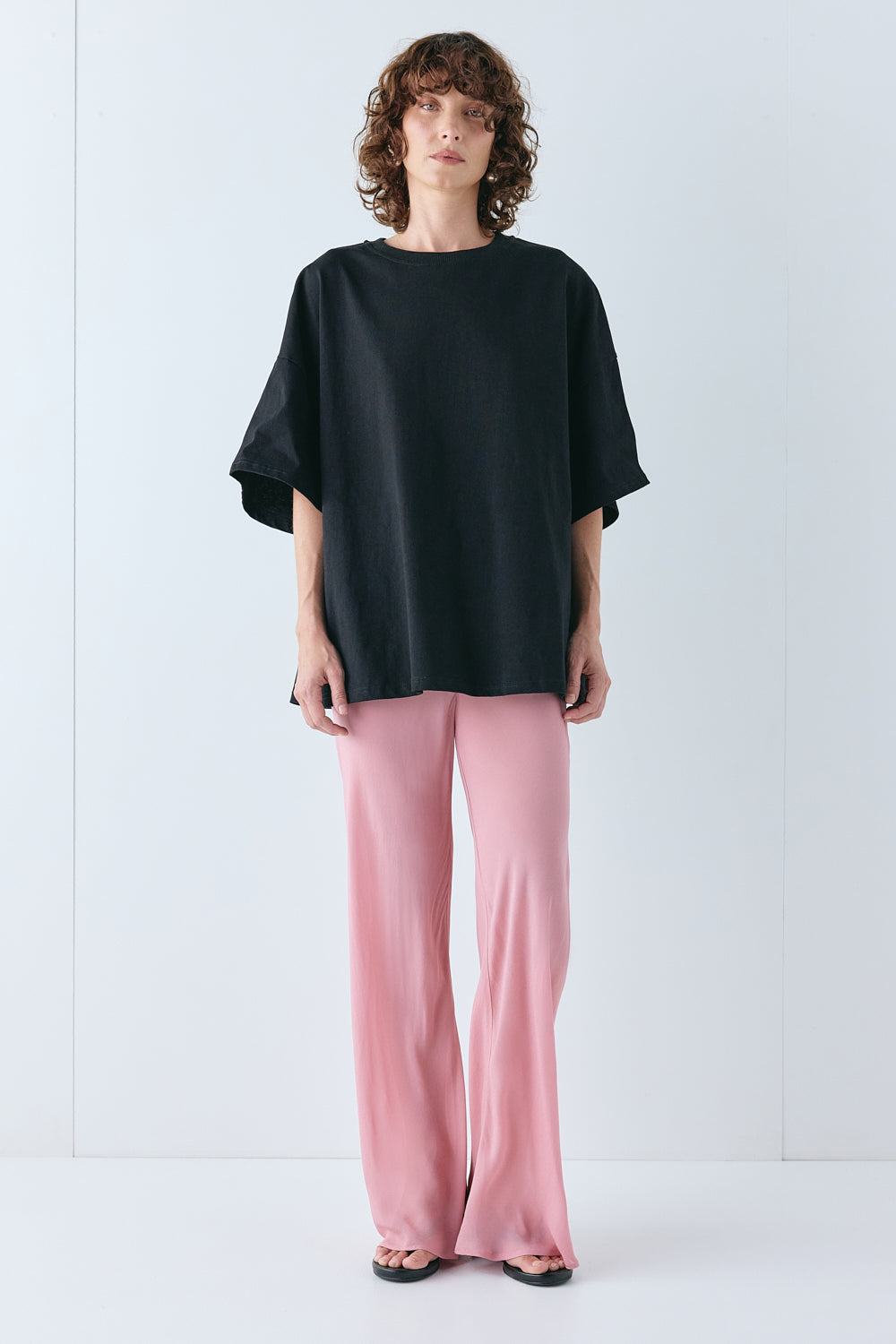 Willow Tee Black