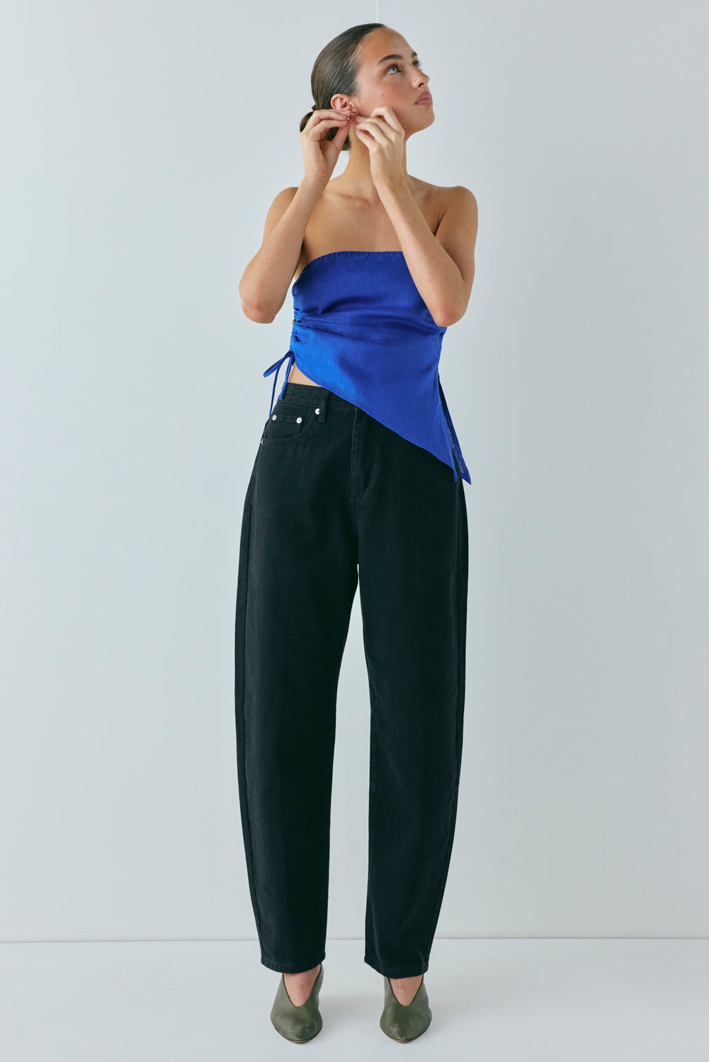 Lex Mid Rise Barrel Denim Jeans Black