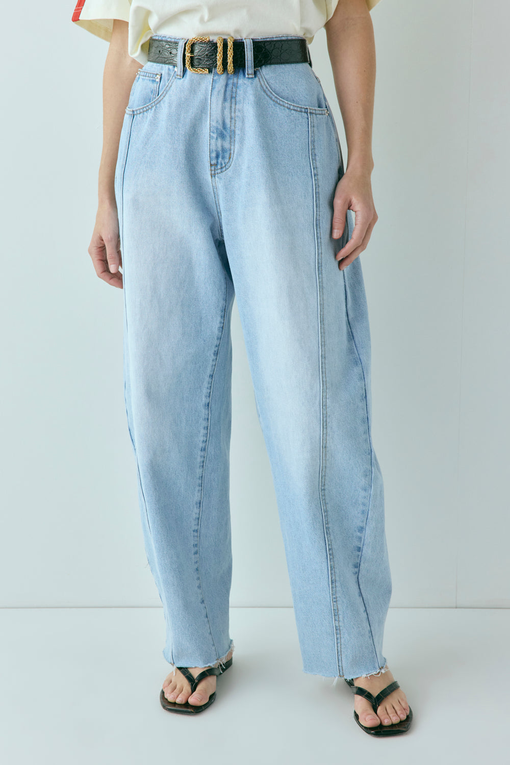Nyra High Rise Barrel Denim Jeans Light Blue