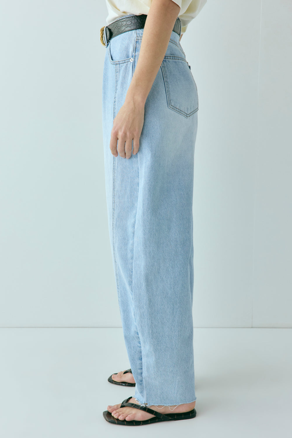 Nyra High Rise Barrel Denim Jeans Light Blue