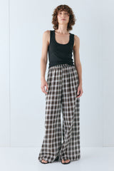 Raya Pants Check